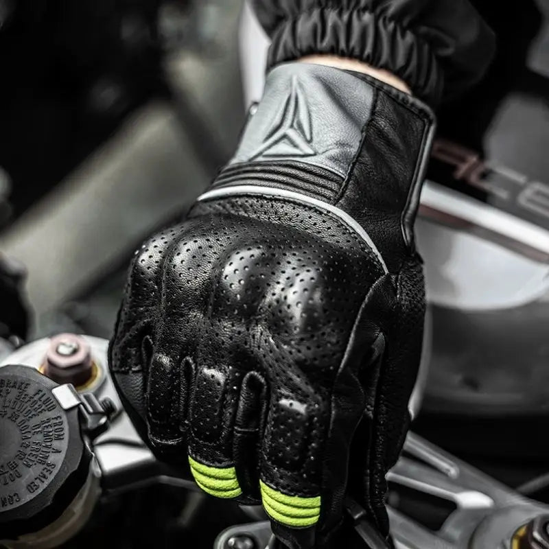 Motowolf Four Seasons Motorcycle Riding Gloves Sheepskin Carbon Fibre Fall Prevention Touch Screen Windproof Full Finger Gloves